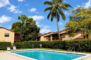 206 Lakeview Dr E, Royal Palm Beach, FL 33411 - Photo 3