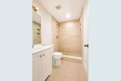 206 Lakeview Drive E, Royal Palm Beach, FL 33411 - Photo 11