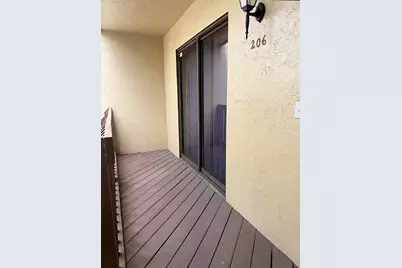 206 Lakeview Drive E, Royal Palm Beach, FL 33411 - Photo 3