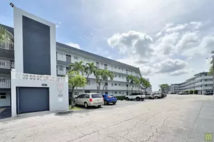 443 NE 195th St, Miami, FL 33179 - Photo 1