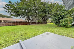443 NE 195th St, Miami, FL 33179 - Photo 25