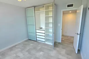 137 Golden Isles Dr, Hallandale Beach, FL 33009 - Photo 21
