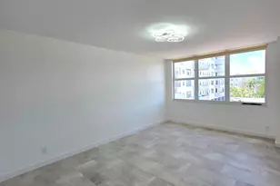 137 Golden Isles Dr, Hallandale Beach, FL 33009 - Photo 15