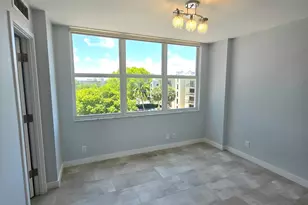 137 Golden Isles Dr, Hallandale Beach, FL 33009 - Photo 23