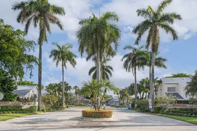 2047 Discovery Circle E, Deerfield Beach, FL 33442 - Photo 3