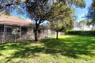1828 NW 79th Way NW, Pembroke Pines, FL 33024 - Photo 15