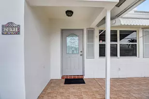 2091 SW 13th Terrace SW, Boynton Beach, FL 33426 - Photo 5
