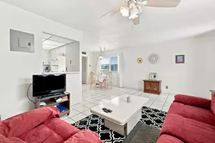 91 Flanders B, Delray Beach, FL 33484 - Photo 7