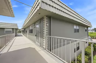 91 Flanders B, Delray Beach, FL 33484 - Photo 3