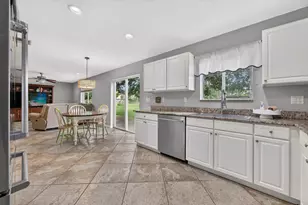 5532 SE Graham Dr, Stuart, FL 34997 - Photo 11