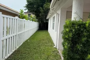13514 NW 7th St, Plantation, FL 33325 - Photo 3