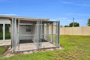 2306 NE 19th Ct, Jensen Beach, FL 34957 - Photo 33