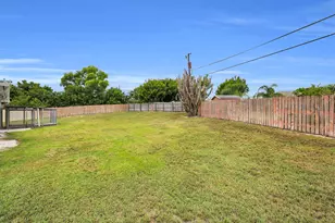2306 NE 19th Ct, Jensen Beach, FL 34957 - Photo 29