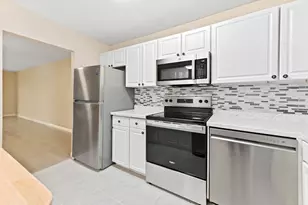 126 Sparrow Dr, Royal Palm Beach, FL 33411 - Photo 9