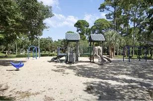 1901 19th Ln, Palm Beach Gardens, FL 33418 - Photo 21