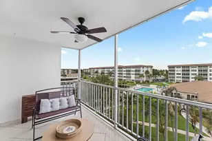 910 Dogwood Dr, Delray Beach, FL 33483 - Photo 13