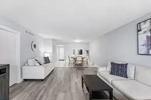 910 Dogwood Dr, Delray Beach, FL 33483 - Photo 3