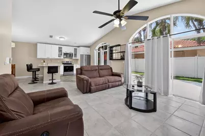 922 Opal Terrace, Weston, FL 33326 - Photo 3
