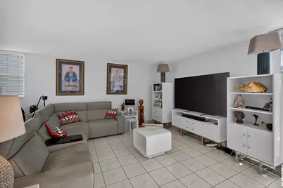 1045 10th Street #301, Miami Beach, FL 33139 - Photo 17