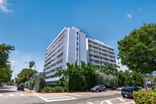 1045 10th St, Miami Beach, FL 33139 - Photo 1