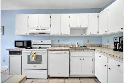 19 Stratford Drive E #Unit F, Boynton Beach, FL 33436 - Photo 5
