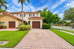 8851 N Isles Cir, Tamarac, FL 33321 - Photo 11