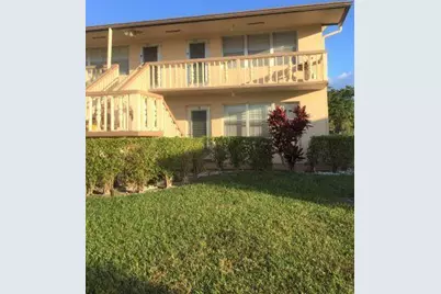 113 Canterbury E, West Palm Beach, FL 33417 - Photo 1