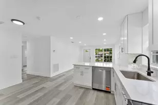 441 NW 2nd Ave, Deerfield Beach, FL 33441 - Photo 3