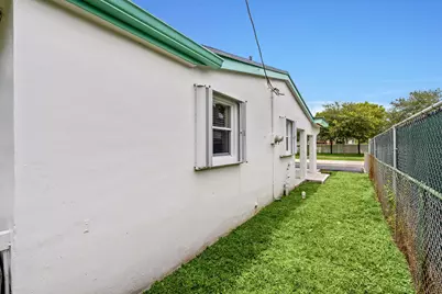 4987 SW 25th Avenue, Dania Beach, FL 33312 - Photo 15
