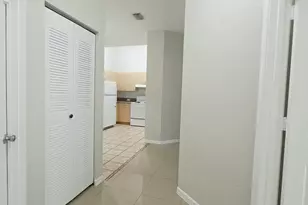 260 Crestwood Cir, Royal Palm Beach, FL 33411 - Photo 13