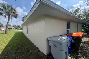 225 12th St SW, Vero Beach, FL 32962 - Photo 29