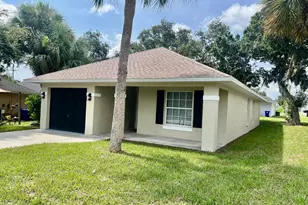 225 12th St SW, Vero Beach, FL 32962 - Photo 1