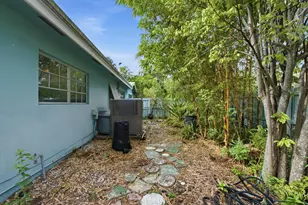 1421 SW 13th St, Fort Lauderdale, FL 33312 - Photo 25