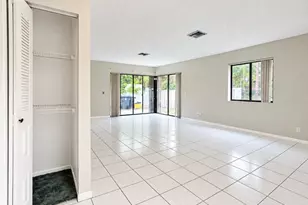 6287 Scotch Pine Ln, Lake Worth, FL 33462 - Photo 5