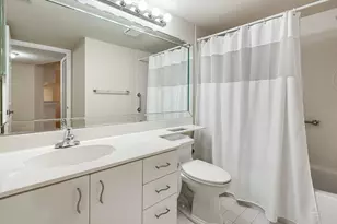 10111 NW 24th Pl, Sunrise, FL 33322 - Photo 9