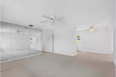 129 Greenbrier Drive, Palm Springs, FL 33461 - Photo 15