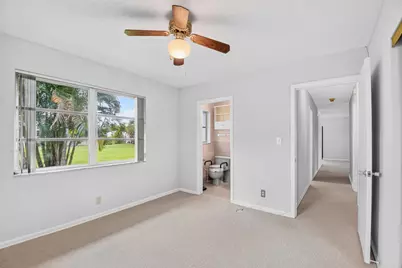 129 Greenbrier Drive, Palm Springs, FL 33461 - Photo 9