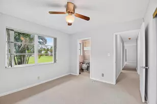 129 Greenbrier Dr, Palm Springs, FL 33461 - Photo 9