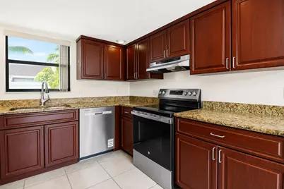 202 Lakewood Drive #11B, Jupiter, FL 33458 - Photo 1