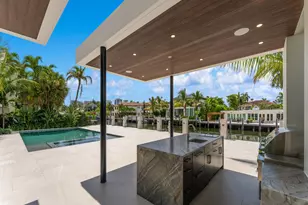 2400 Barcelona Dr, Fort Lauderdale, FL 33301 - Photo 9