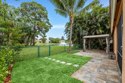 5122 Elpine Way, Riviera Beach, FL 33418 - Photo 9