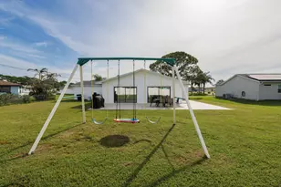 1810 SW Gemini Ln, Port Saint Lucie, FL 34984 - Photo 31