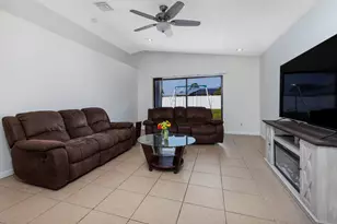 1810 SW Gemini Ln, Port Saint Lucie, FL 34984 - Photo 11
