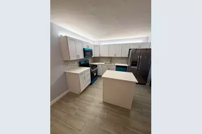 736 NW 98th Circle, Plantation, FL 33324 - Photo 3