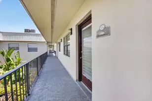 174 Capri D E, Delray Beach, FL 33484 - Photo 3