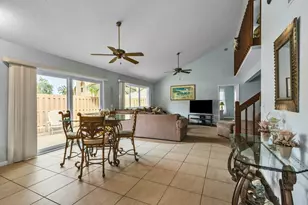 111 Maplecrest Cir, Jupiter, FL 33458 - Photo 7