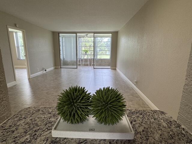 8411 Lagos De Campo Blvd #204U - 8411 Lagos De Campo Blvd #204U, Tamarac, FL 33321 Luxury Property | Jose Angel Pina