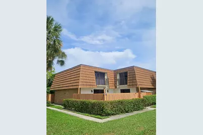 141 Heritage Way SE, West Palm Beach, FL 33407 - Photo 1