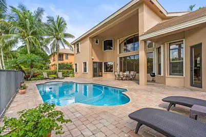 10538 Versailles Boulevard, Wellington, FL 33449 - Photo 35