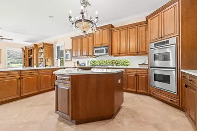 10538 Versailles Boulevard, Wellington, FL 33449 - Photo 21